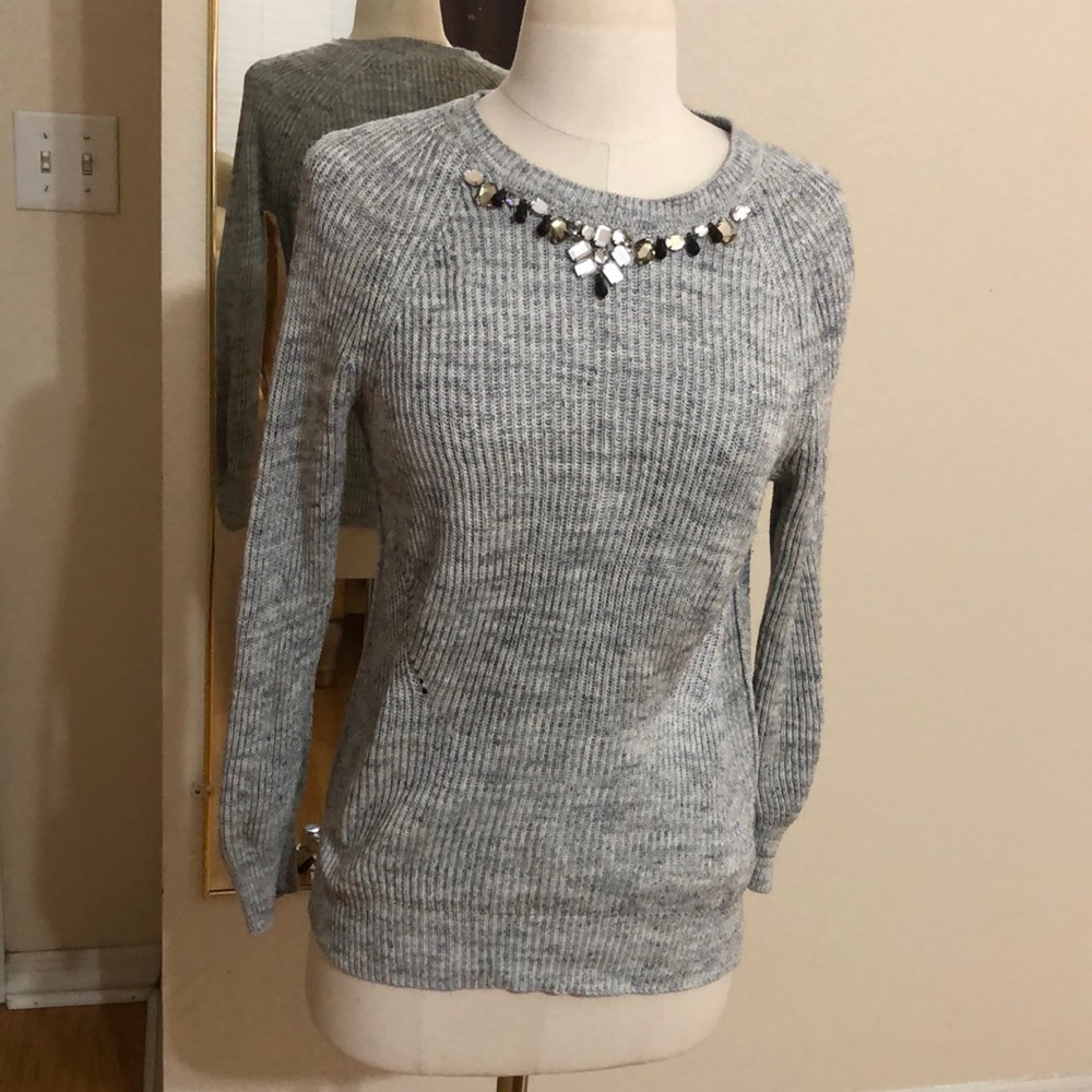 Beautiful Loft sweater - Picture 2 of 5